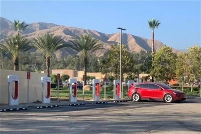Tesla Telah Menemukan Trik Baru Untuk Membebankan Biaya Tambahan Selama Jam S...