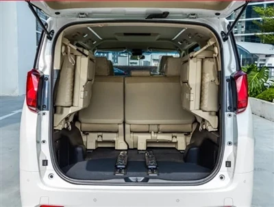 Toyota Alphard X (8-Tempat Duduk)